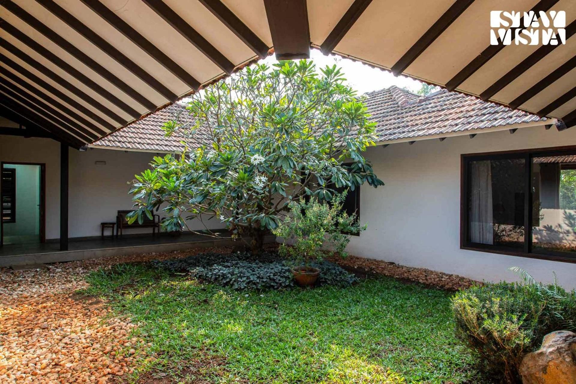Wander Beyond By Stayvista - Featuring A Bali-Themed Abode And A Refreshing Swimming Pool آليباغ المظهر الخارجي الصورة